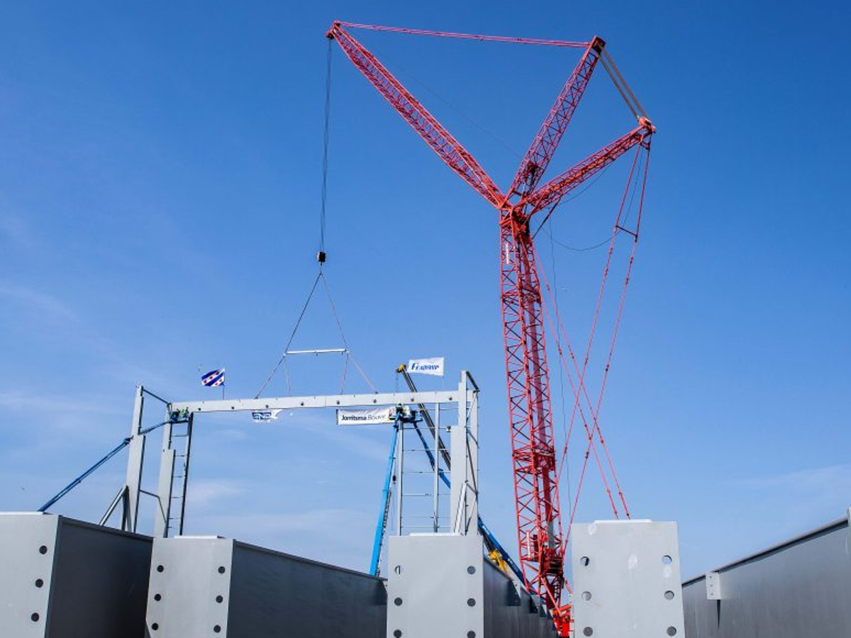 Rental Of Crawler Cranes Wagenborg Nedlift