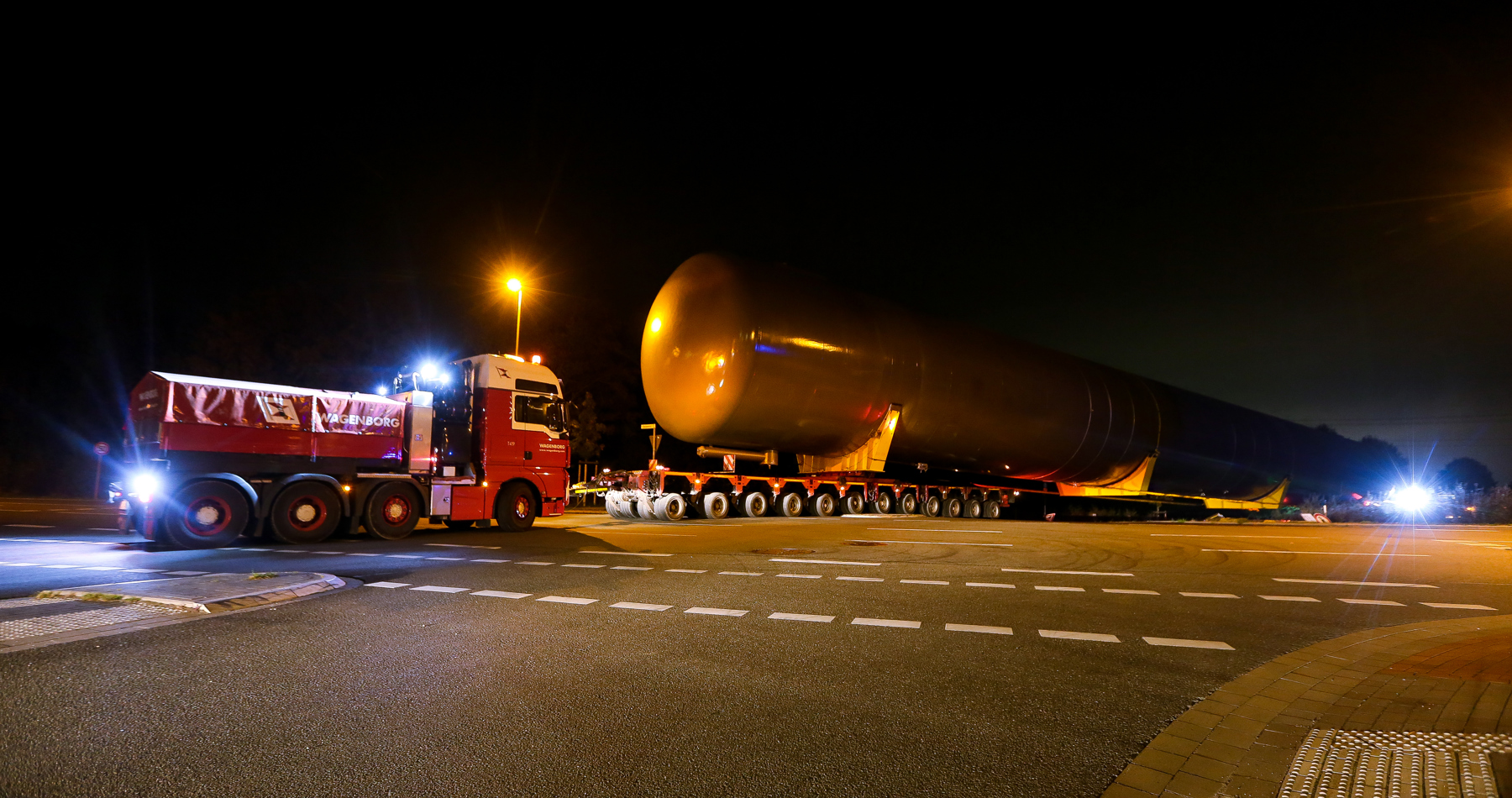 Giant gas storage tanks to Krefeld