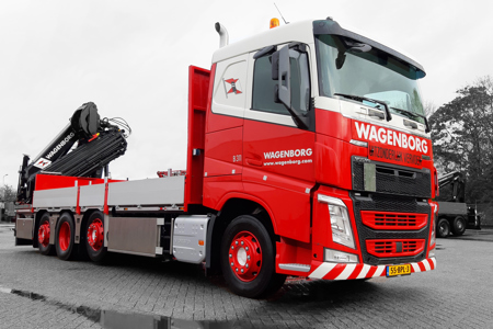 New Volvo truck equipped with HIAB crane for Wagenborg Nedlift!