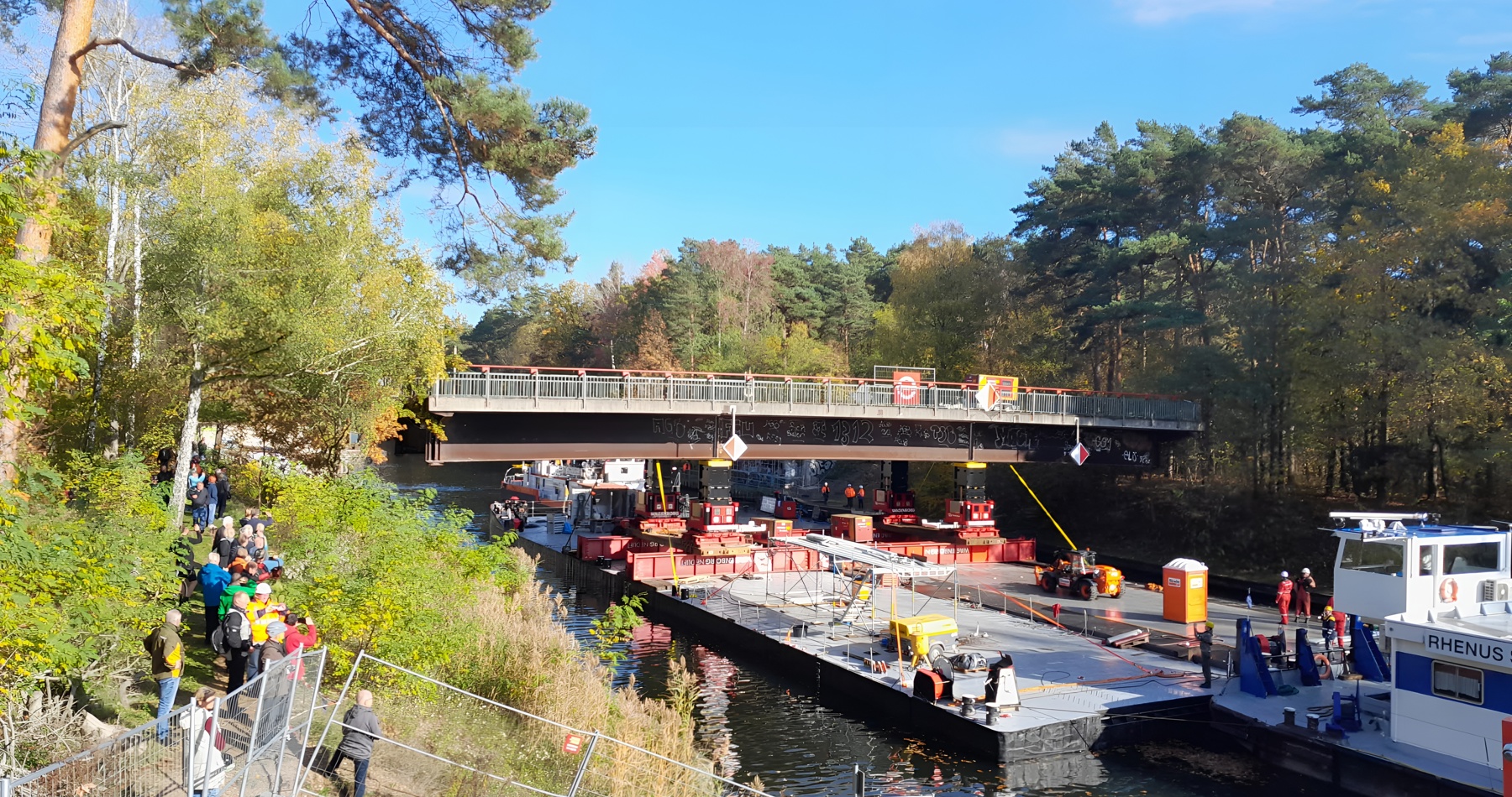 Extra-ordinary bridge relocation in Berlin