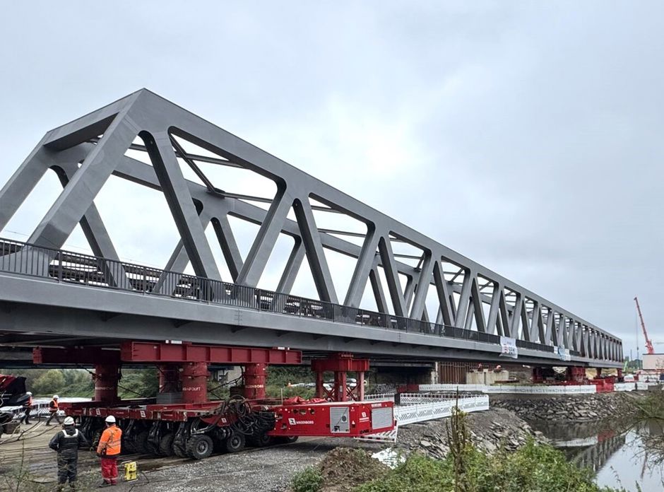 4 Bridge Rolling To Final Position