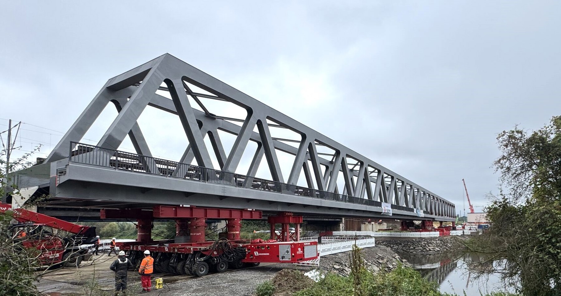 4 Bridge Rolling To Final Position